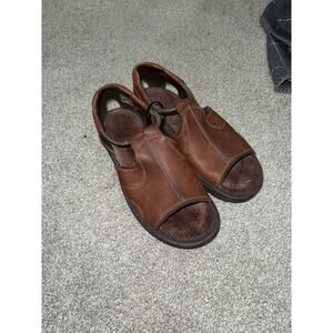 Teva brown leather peasant sandal size 9.5